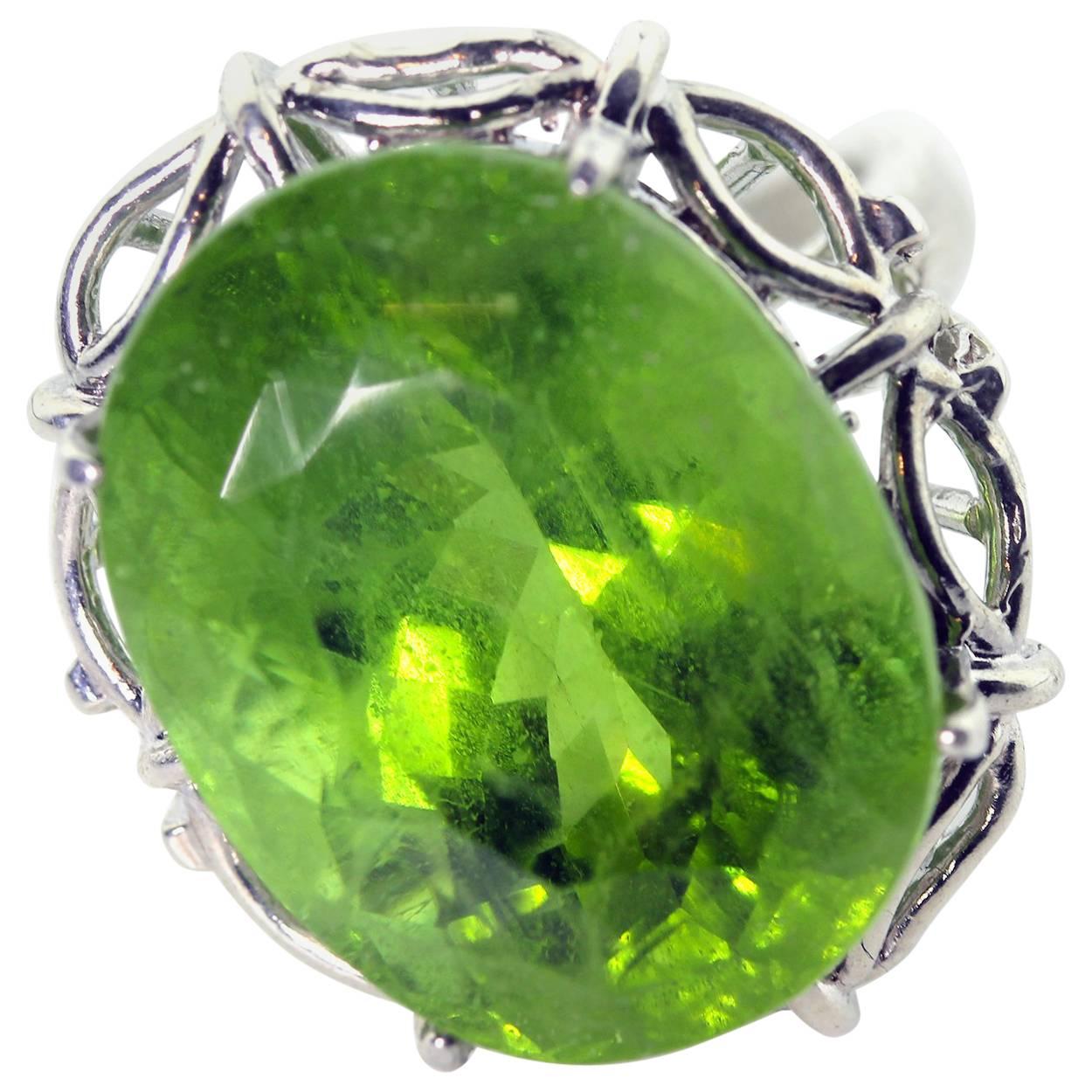 Gemjunky Splendid Huge 35.4 Ct Impressive Green Peridot Sterling Silver Ring