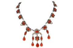 Collier en or rose/argenté avec diamants, saphirs, rubis, émeraudes, corail et gouttes