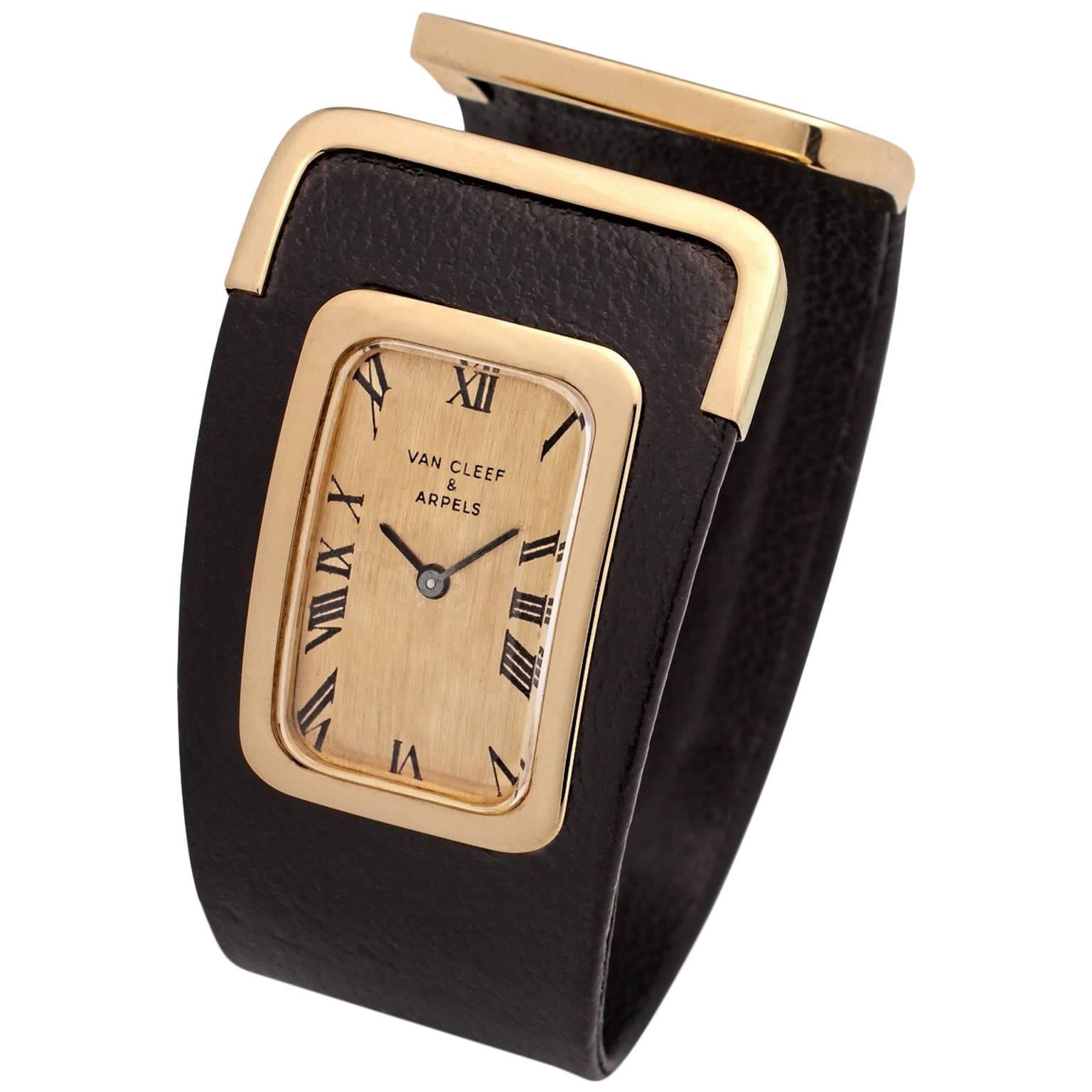 Van Cleef & Arpels Yellow Gold Black Leather Manual Wristwatch