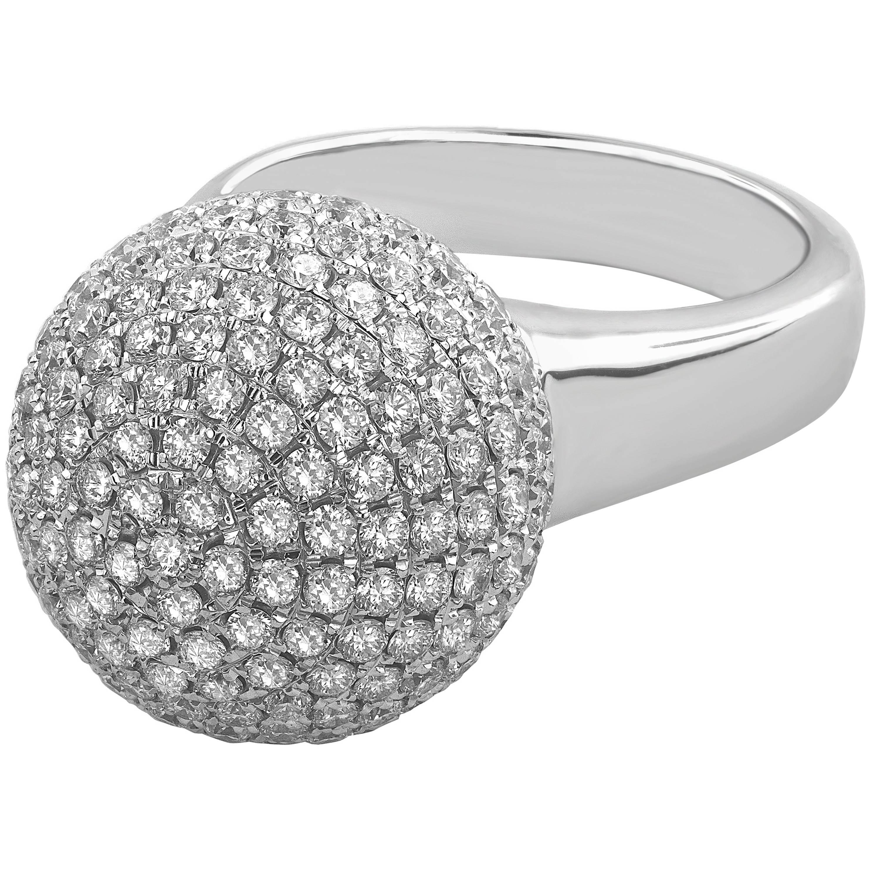 3.10 Carat Round Cut Natural Diamond White Gold Cocktail Ring For Sale
