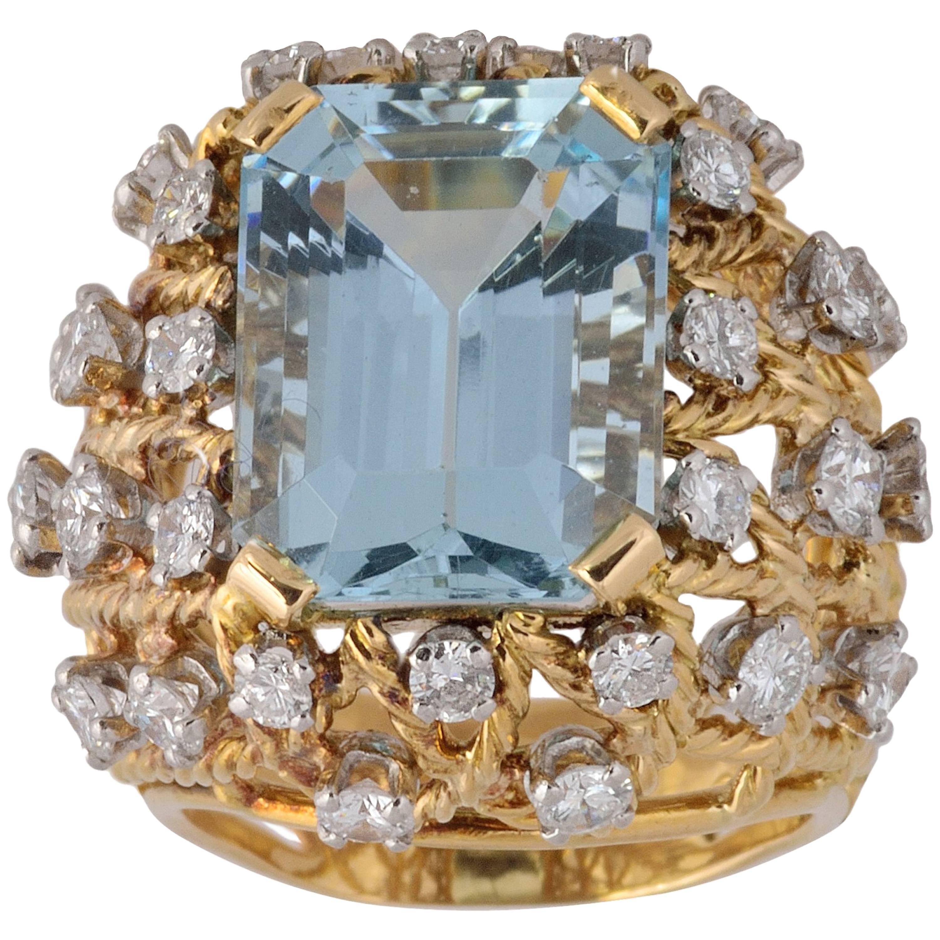 1950s French Natural Aquamarine Diamond Gold  Cluster Ring For Sale