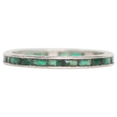1920s Art Deco Platinum Natural Emerald French Cut Wedding Band Ring