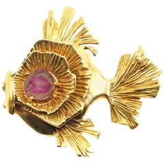 Gubelin Yellow Gold and Watermelon Tourmaline Fish Brooch 6