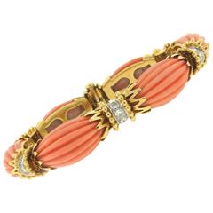 Vintage Van Cleef & Arpels Coral Diamond Yellow Gold Bracelet