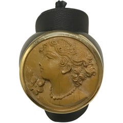 Cameo and Wood Yellow Gold Ring 11