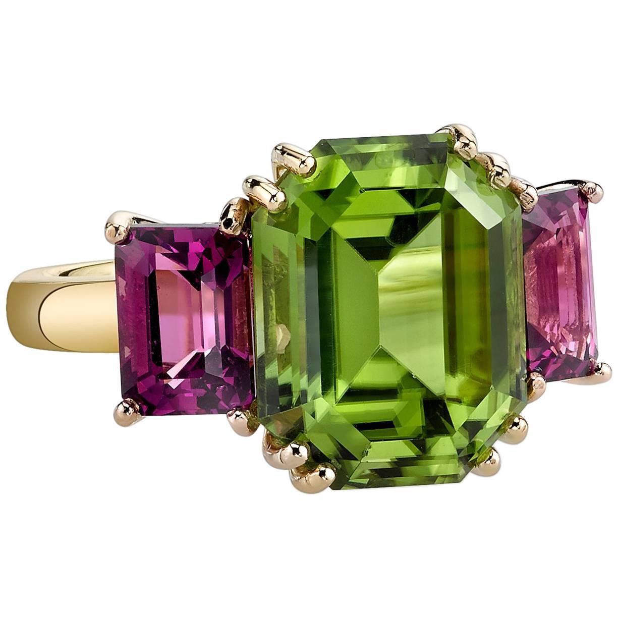 6.77 Carat Peridot and Rhodolite Garnet Cocktail Ring in Yellow and Rose Gold   For Sale