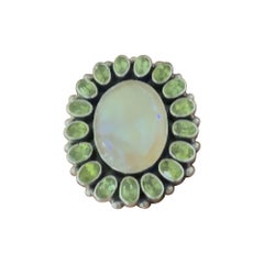 Anello da cocktail Betty Tom in argento sterling con 17 pietre di peridoto, misura 8