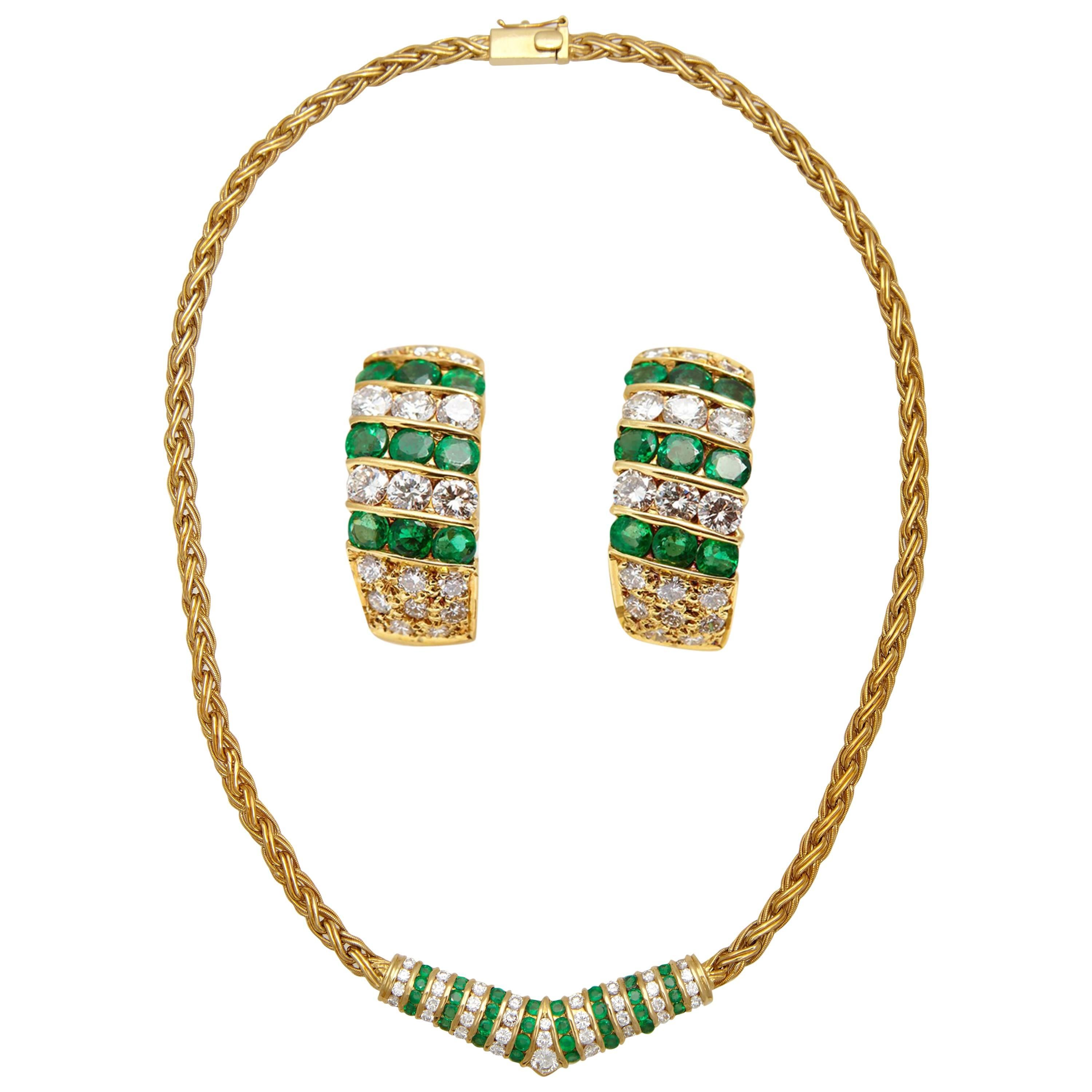 Matching Set 18 Karat Gold Diamonds Emeralds Necklace and Earrings For Sale