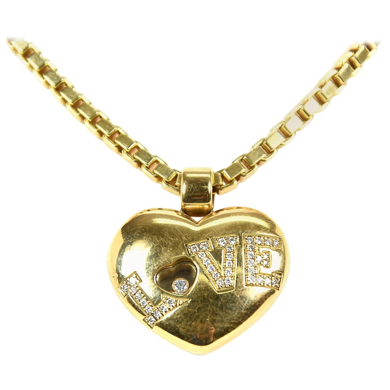Chopard Happy Floating Diamond Love Heart Pendant Necklace in 18 Carat Gold For Sale