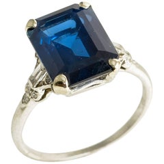 Natural Unheated Sapphire 4.54 Carat Platinum Set Diamond Shoulders