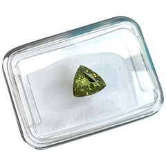 IGI Certified 1.01ct Sapphire Australia Vivid Yellow Green Unheated Trillion Cut