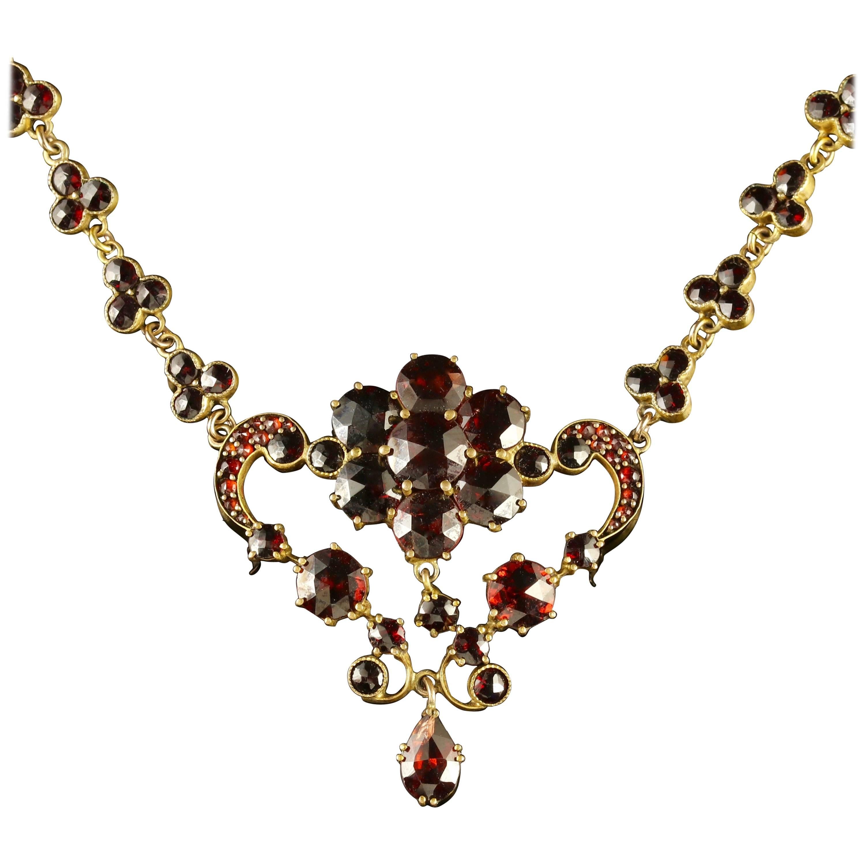 Antique Victorian Garnet Necklace, circa 1880 For Sale