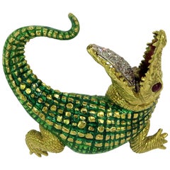 Vintage Incredibly Detailed Diamond Ruby Enamel Gold Alligator Pin