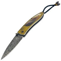 Couteau de table William Henry en acier Damas:: or 24 carats et nacre