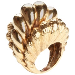LG Treasures circa 1970 Garavelli Gold Italian Ring