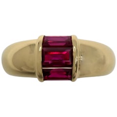 Tiffany & Co. Red Ruby Baguette Cut 18k Yellow Gold Three Stone Band Ring