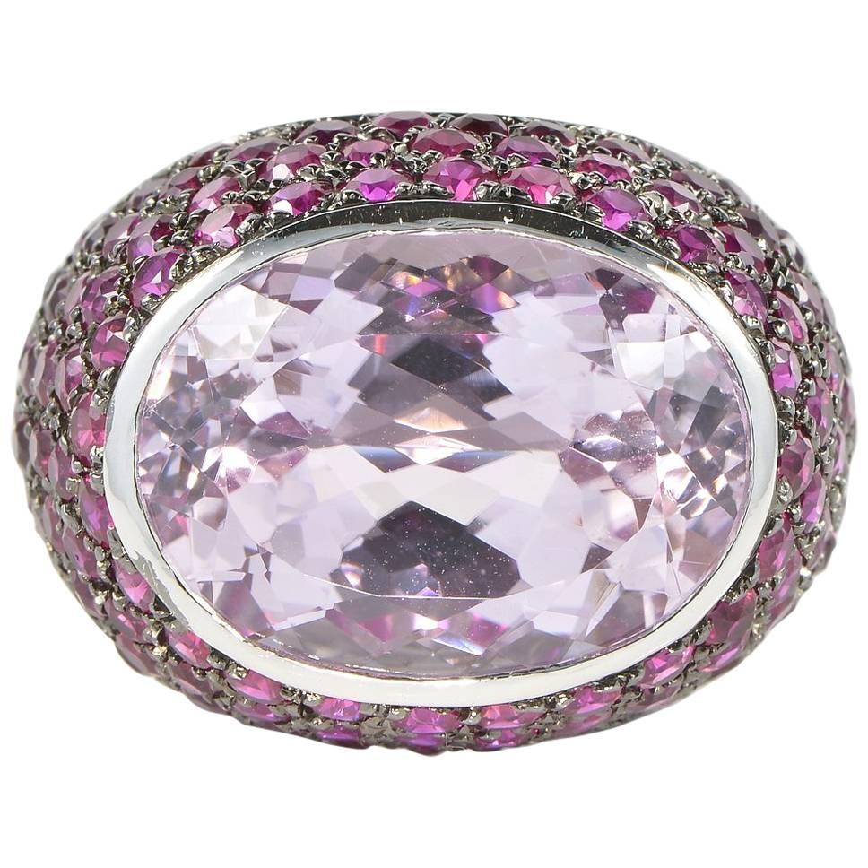 Fabulous 18.0 Carat Kunzite 5.0 Carat Ruby Contemporary Ring For Sale