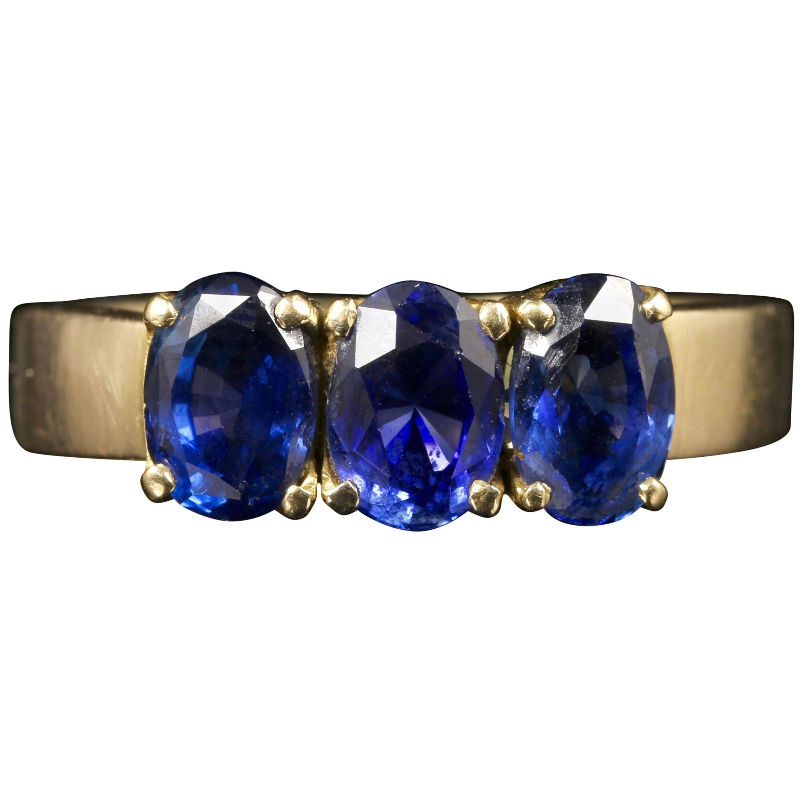 Antique Victorian Sapphire Trilogy 18 Carat Gold Ring 2 Carat of Sapphires For Sale