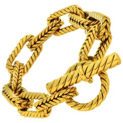 Toggle Clasp Yellow Gold Ridged Rectangular Link Bracelet
