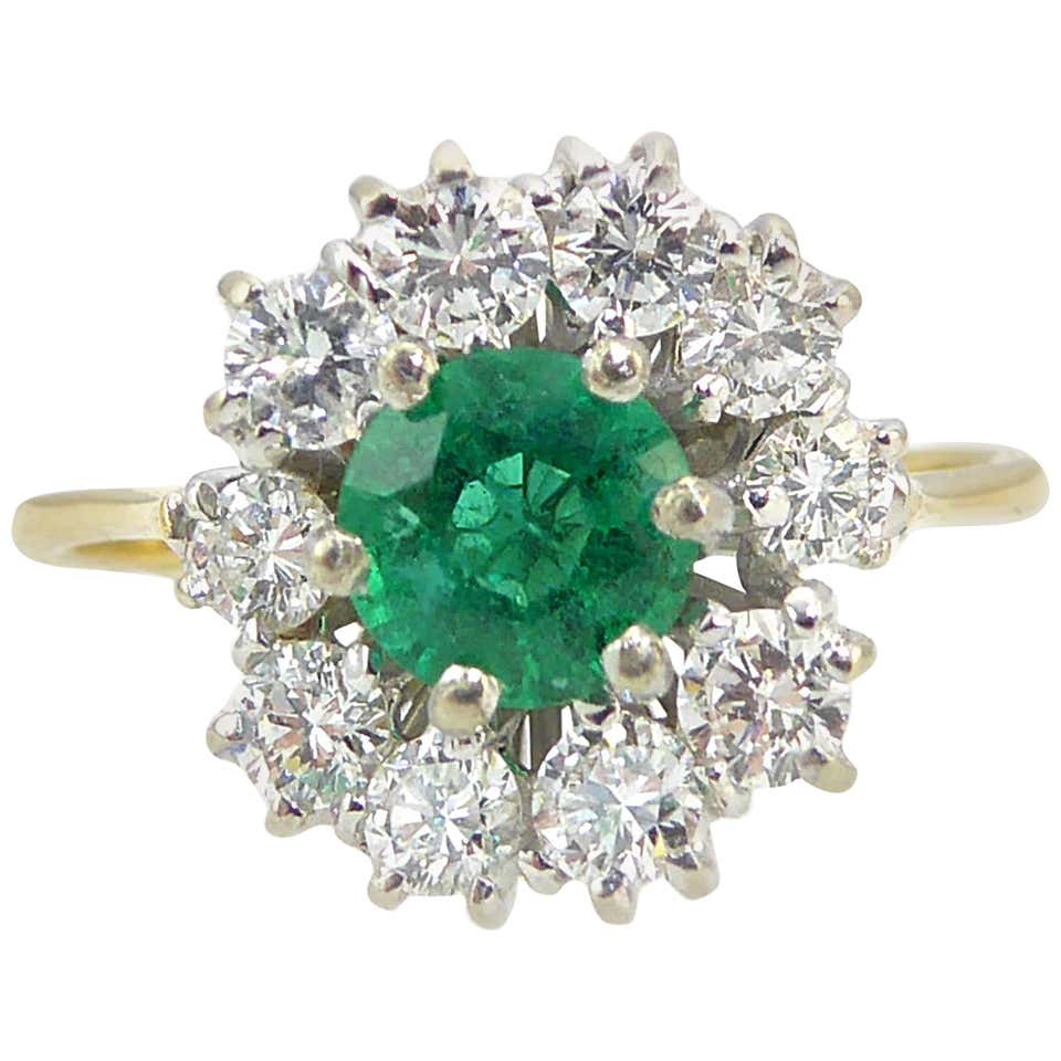 Vintage Diamond Cluster Ring, circa 1970s For Sale at 1stDibs