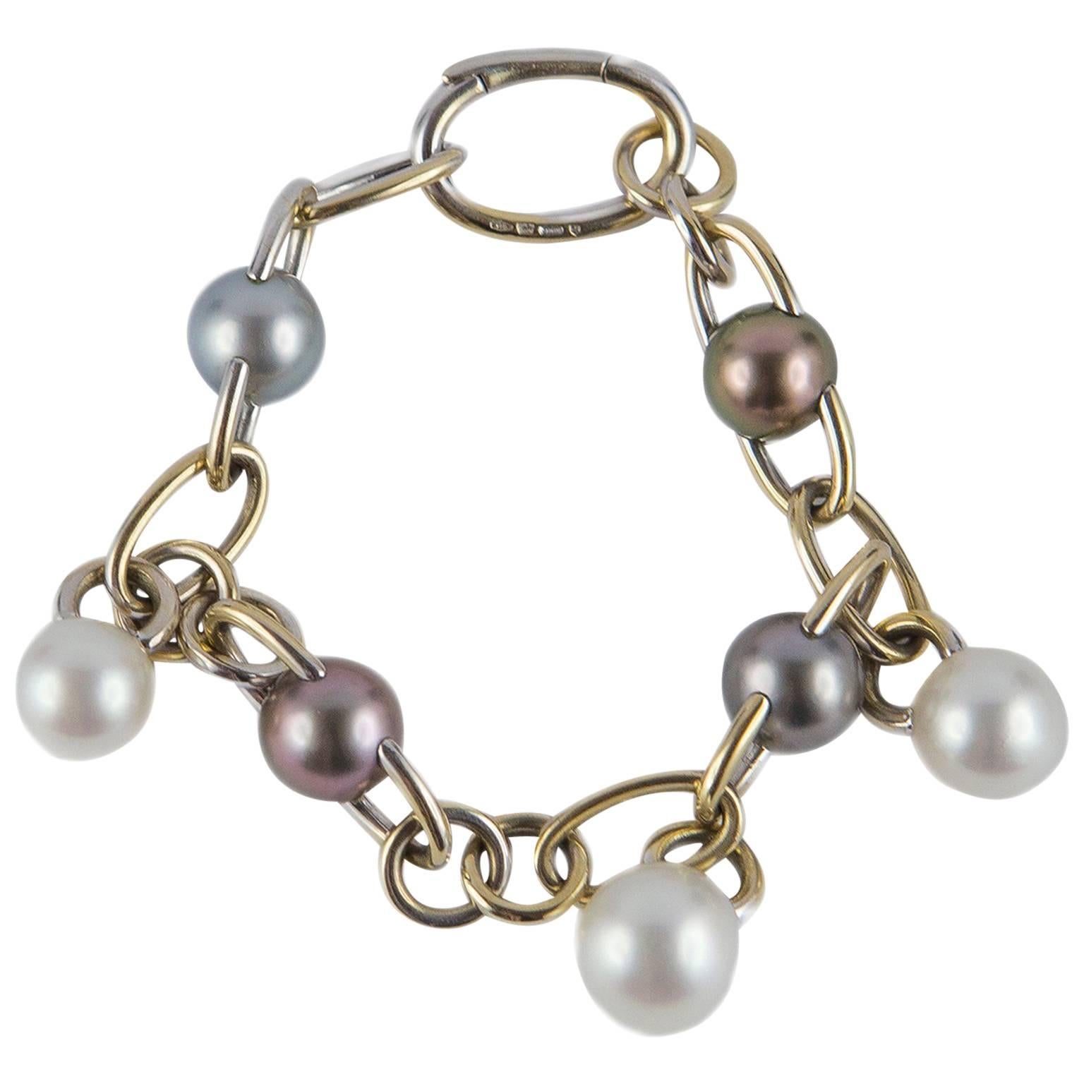 18 Karat Gold Bracelet with Pearls For Sale