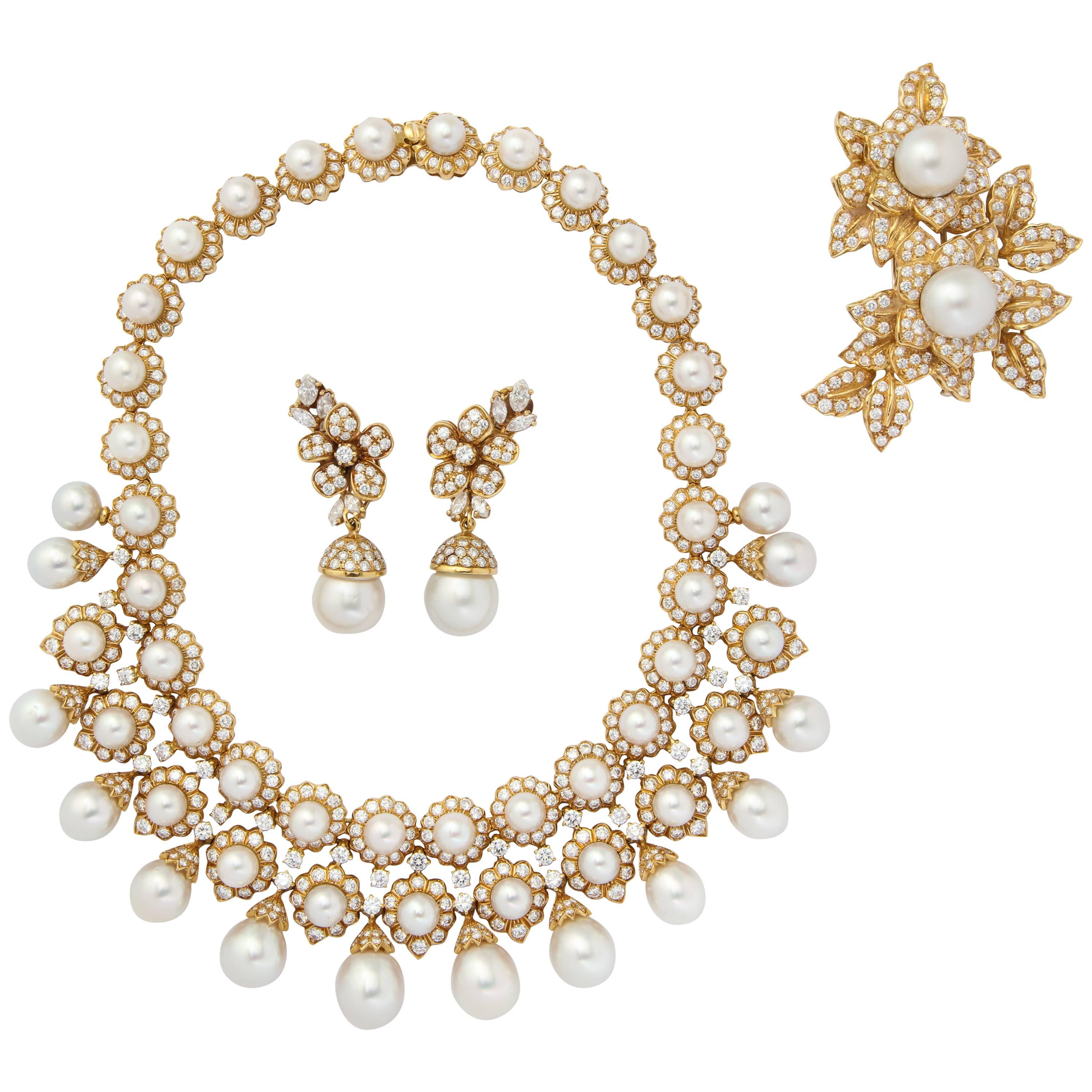 Impressive Diamond Cultured Pearl Gold Necklace Earrings Pin Set
