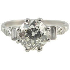 Vintage Art Deco Diamond Solitaire Ring, 1.02 Carat with Baguette Diamond Shoulders