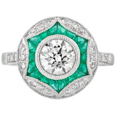 Geometric Circular Emerald Diamond Engagement Ring Geometric Circular Emerald Diamond Engagement Ring