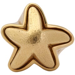 1990s Valentin Magro Figural Starfish Hand-Hammered Large Gold Cocktail Ring