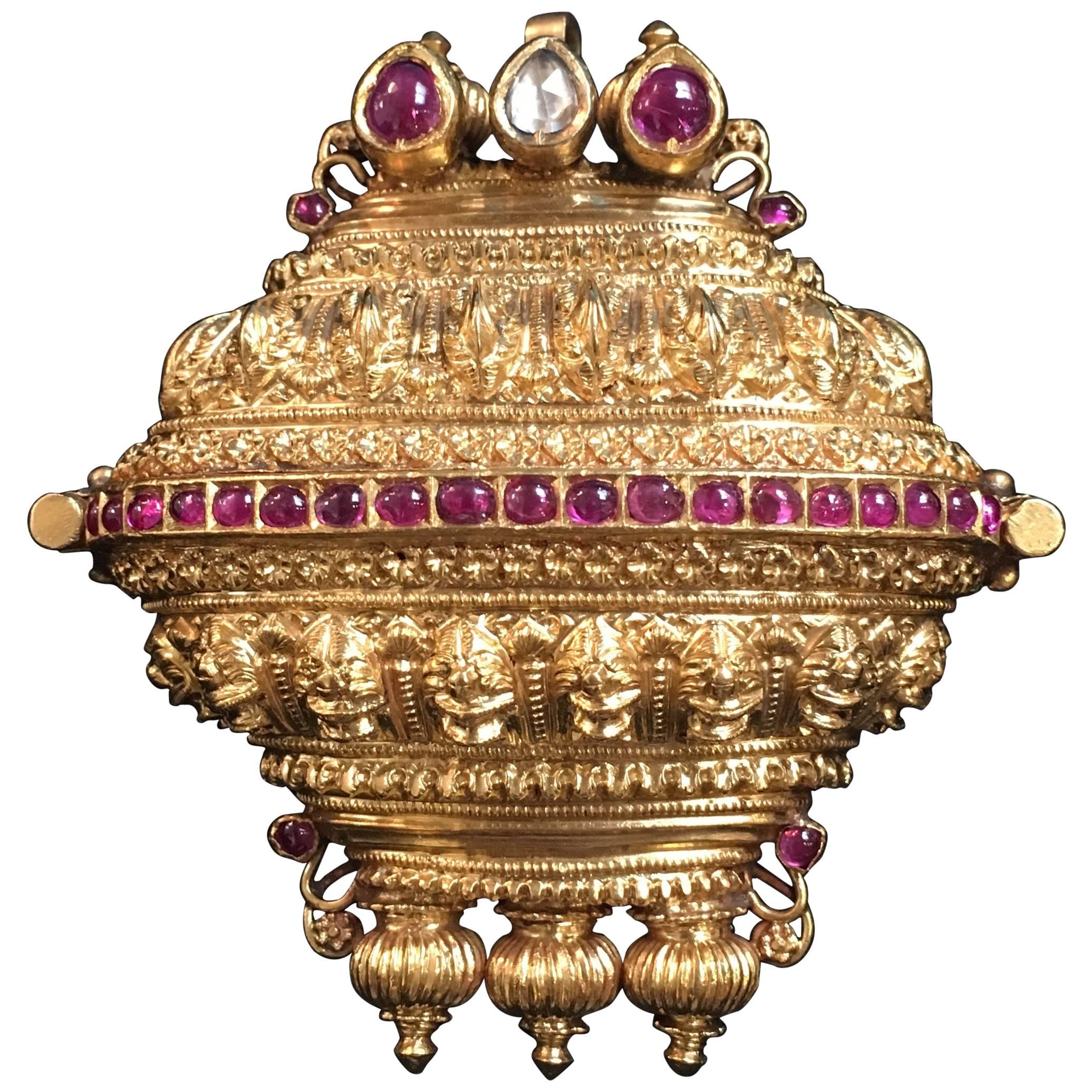 Tamil Nadu 19th Century Indian Gold Ruby Diamond Lingam Amulet Box
