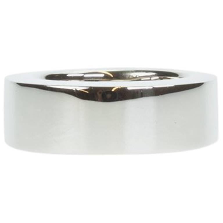 Chic Vhernier 18 Karat White Gold "Rewind Two" Stackable Band Ring For Sale
