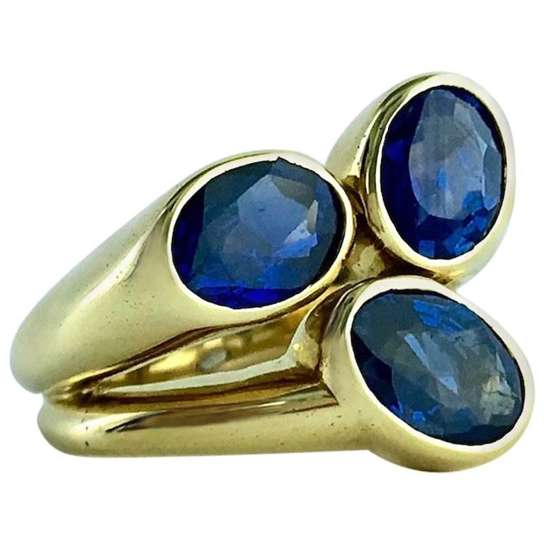 Sapphire and Yellow Gold Ring