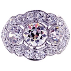 Belle Époque Three-Diamond Ring 12