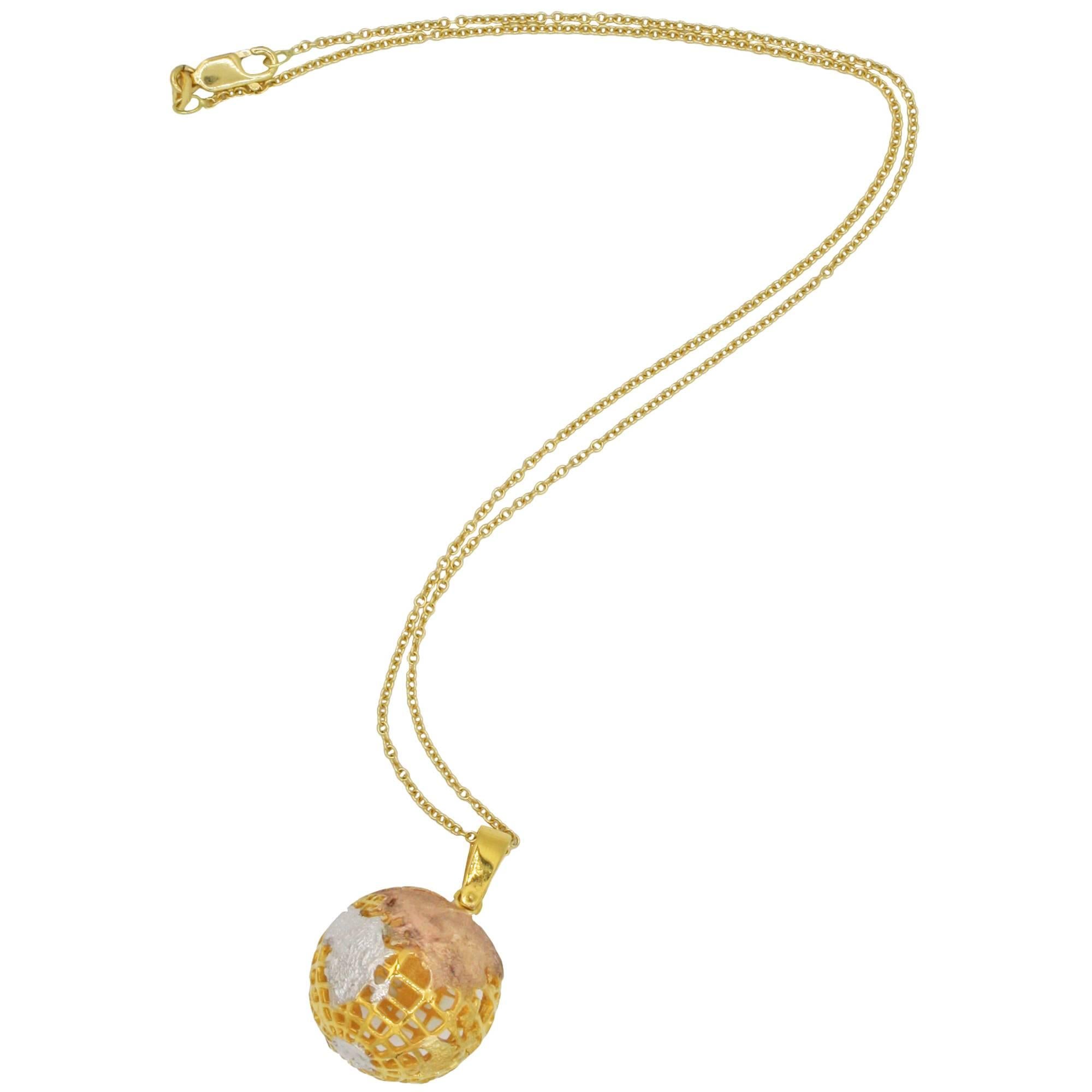 18k Yellow, Rose, and White Gold Globe Necklace, 1970s For Sale