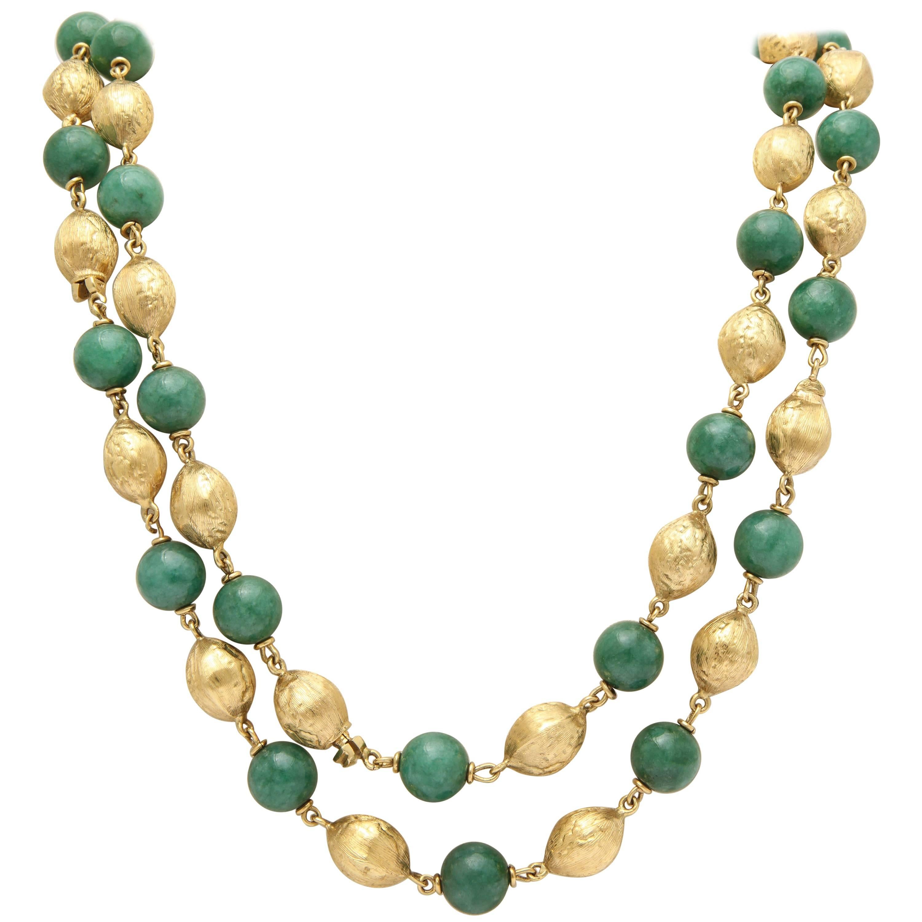 1950s Convertible Long Chain and Bracelet Jade and Gold Combination For Sale