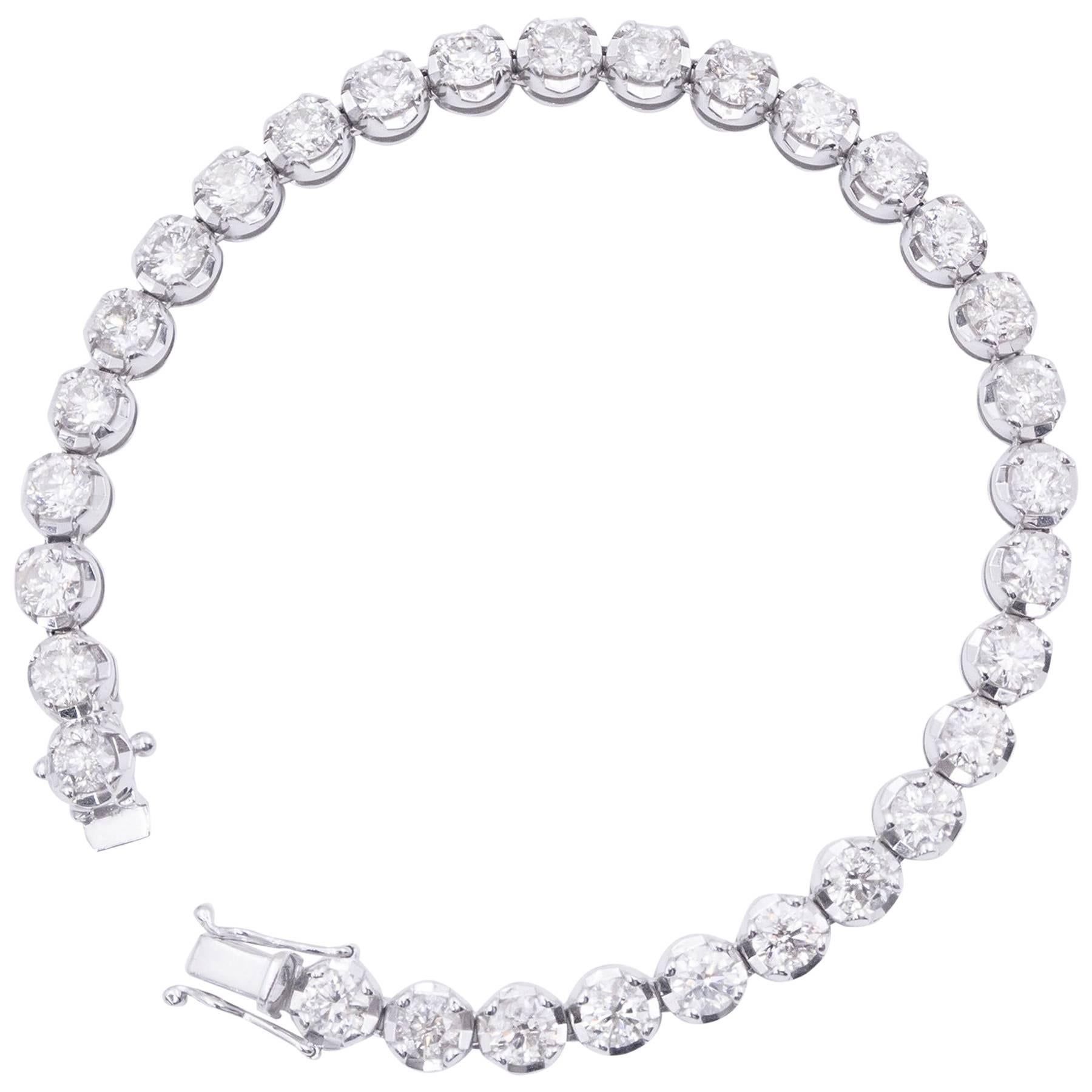 Fabulous 10.26 Carat Diamond Tennis Bracelet Set in 18 Karat White Gold For Sale