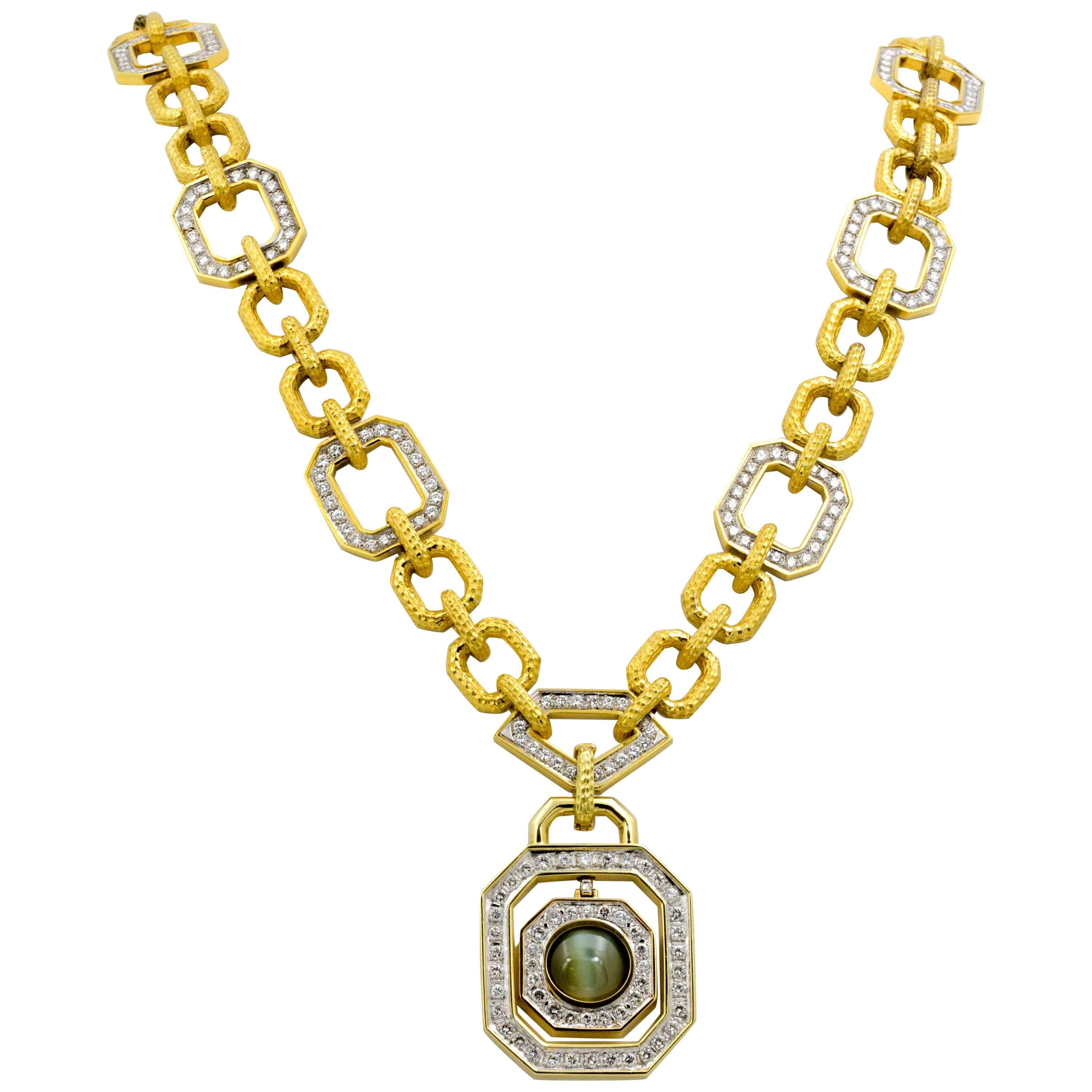Bold  Diamond and Cats Eye Chrysoberyl 18 Karat Yellow Gold Necklace