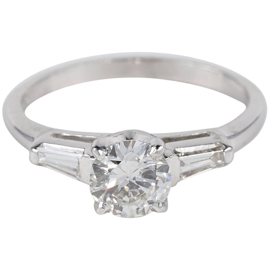 Art Deco 1.05 Carat G VS Diamond Platinum Engagement Ring