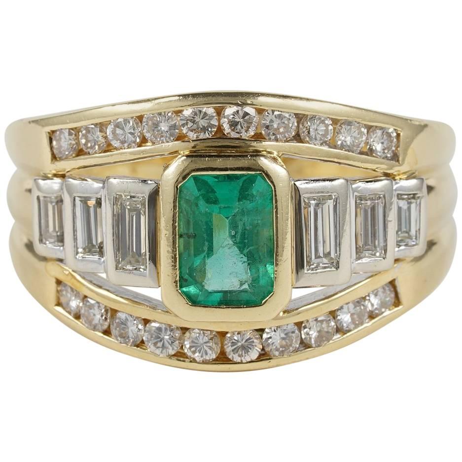 1.0 Carat Colombian Emerald and Diamond Vintage Ring For Sale