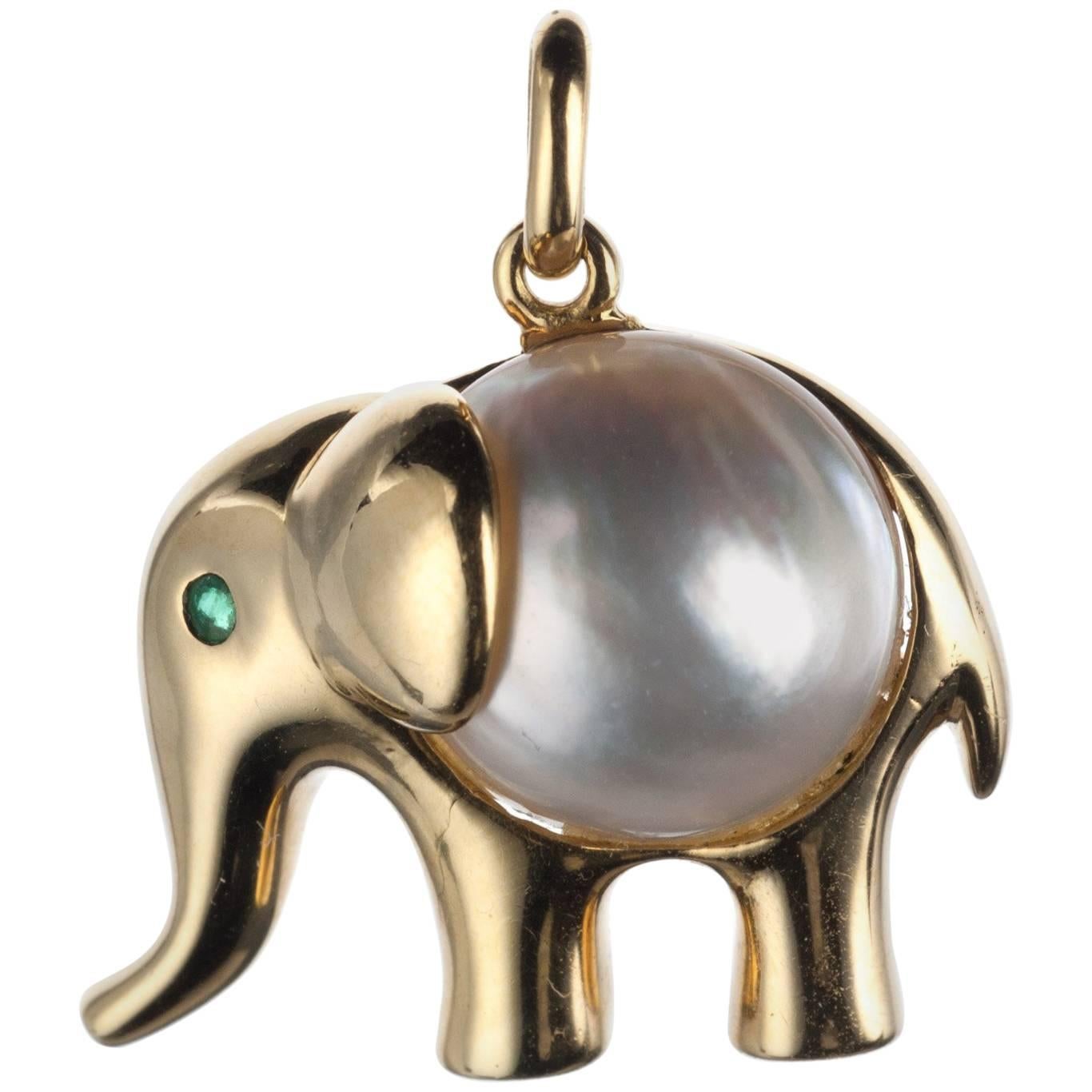 Fred Paris Pearl and Emerald Elephant Pendant in 18 Karat Yellow Gold