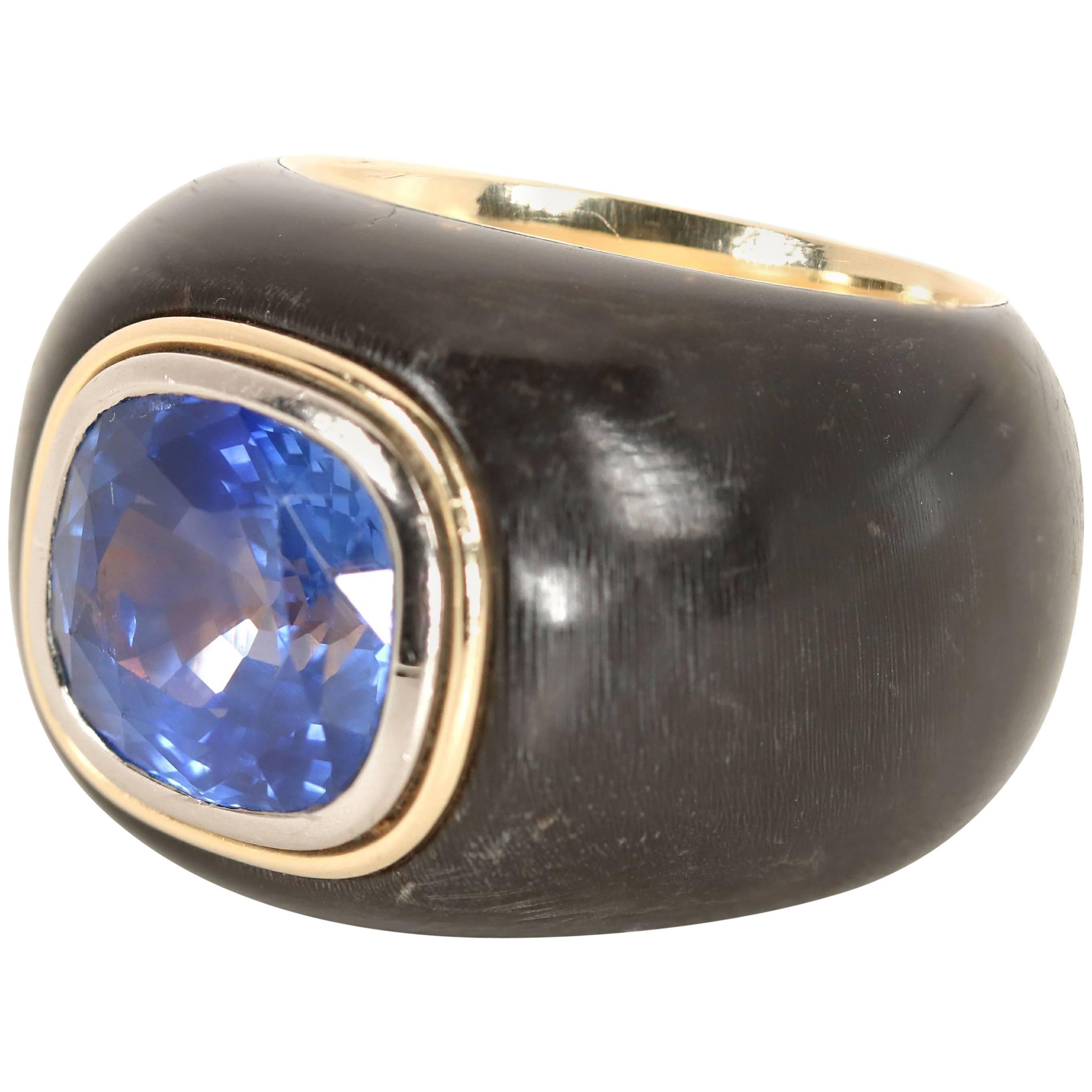 Wooden Bombe Designed Ring Set with Large Cushion Cut Sapphire For Sale