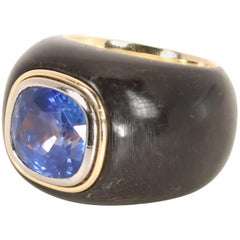 Wooden Bombe Designed Ring Set with Large Cushion Cut Sapphire