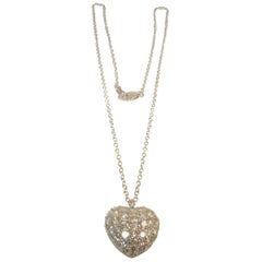 18 Karat White Gold Diamond Pave Heart Pendant