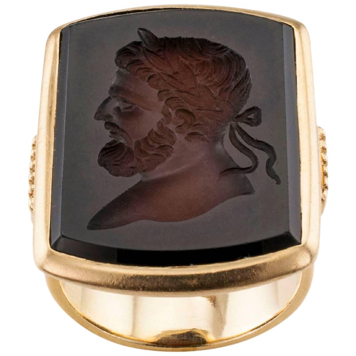 Art Deco 1920s Sardonyx Intaglio Gentleman’s Gold Signet Ring