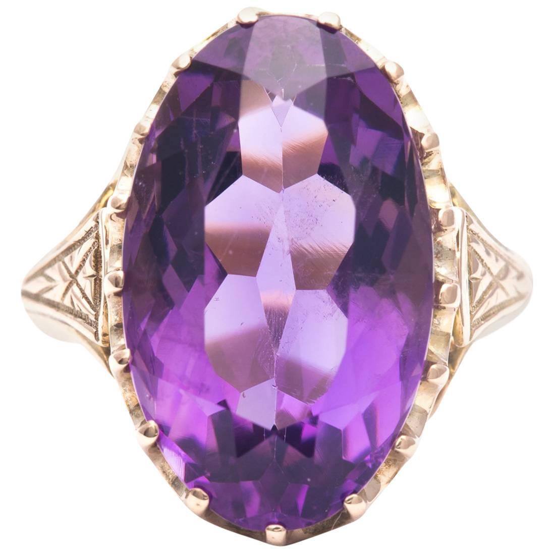 Victorian Period Amethyst Solitaire Ring in Yellow Gold For Sale
