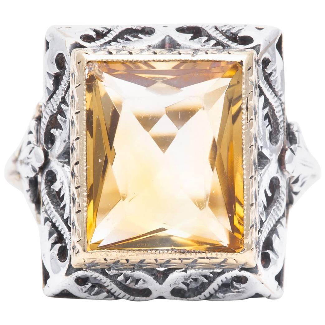 Art Deco Citrine Solitaire Filigree Ring in Yellow Gold For Sale