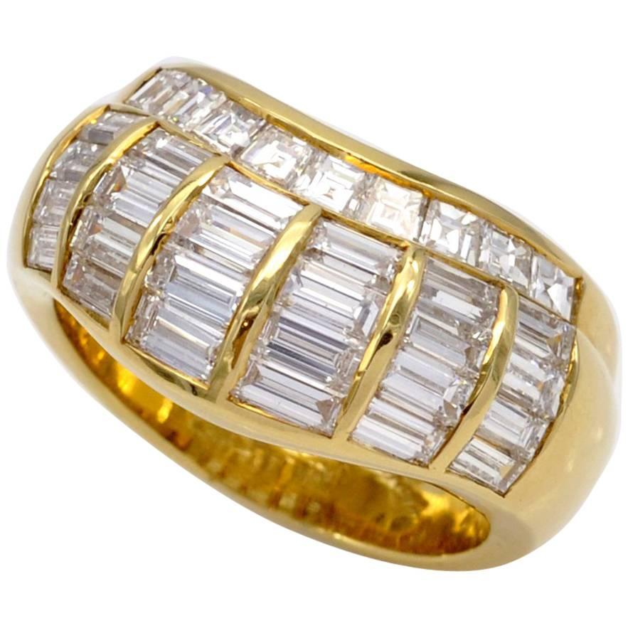 Diamond Baguettes and Gold Band Ring For Sale