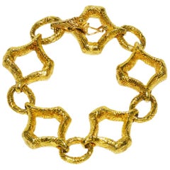 Classic VCA Textured Gold Bracelet