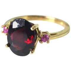 4.41 Carat Red Rhodolite Garnet Sapphire 10 KT Yellow Gold Party Ring