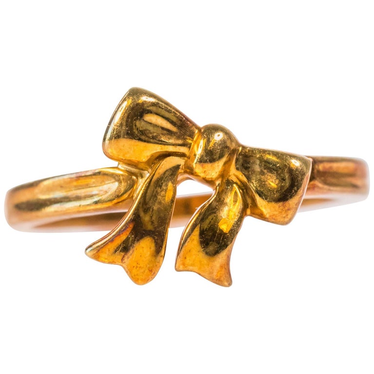 Tiffany and Co. 18K Gold Ribbon Bow Ring For Sale at 1stDibs tiffany